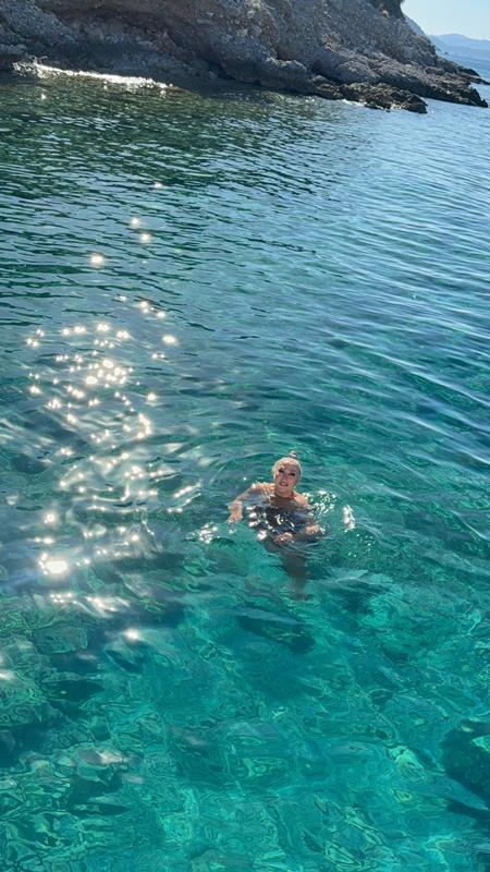 Nihan Ak�n-Enis Tunay : Dostlar�n� Bodrum�daki Teknelerinde A��rlad�lar